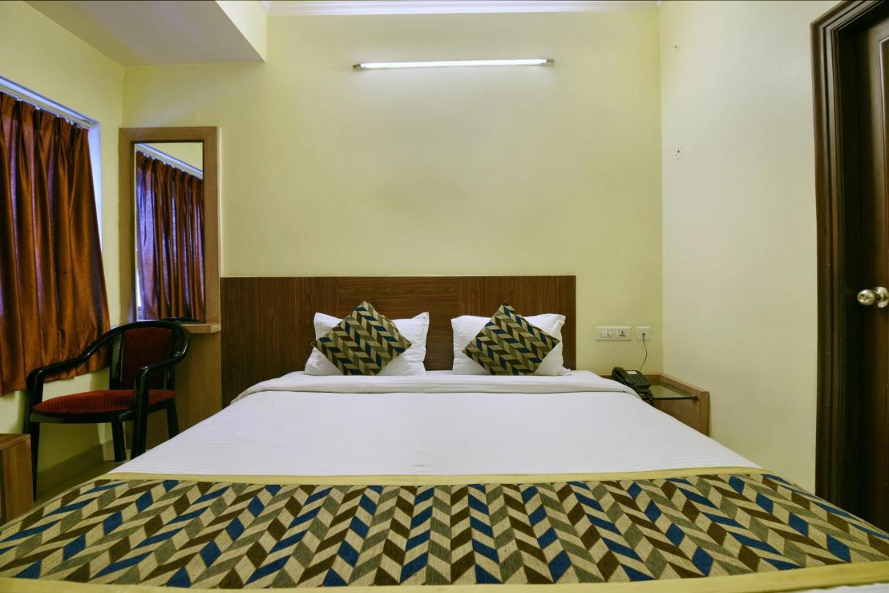 Oyo 2289 Hotel Radha Palace Kukas المظهر الخارجي الصورة